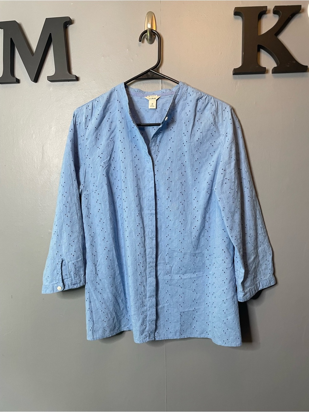 L.L.Bean Women's Cotton Light Blue Eyelet Button-Front Blouse size medium